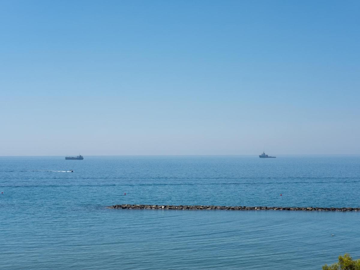 Sanders Kanika Sea Forum - Adorable 2-Bedroom Apartment With Sea View Limassol Bagian luar foto