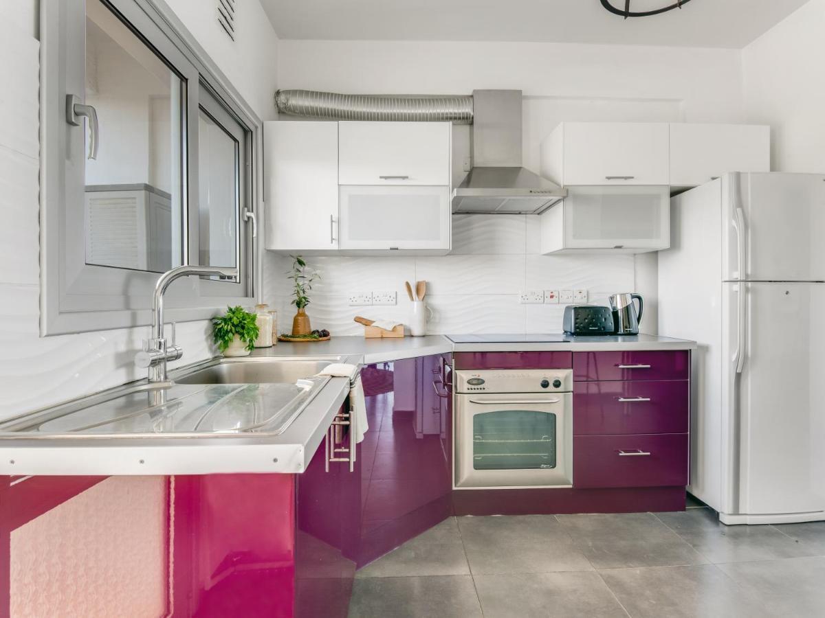 Sanders Kanika Sea Forum - Adorable 2-Bedroom Apartment With Sea View Limassol Bagian luar foto